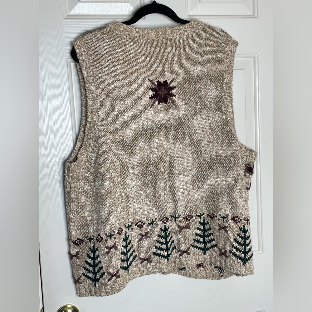 Vintage St. John’s Bay Holiday Sweater Vest Beige Knit Christmas Trees Fair Isle - Picture 7 of 9